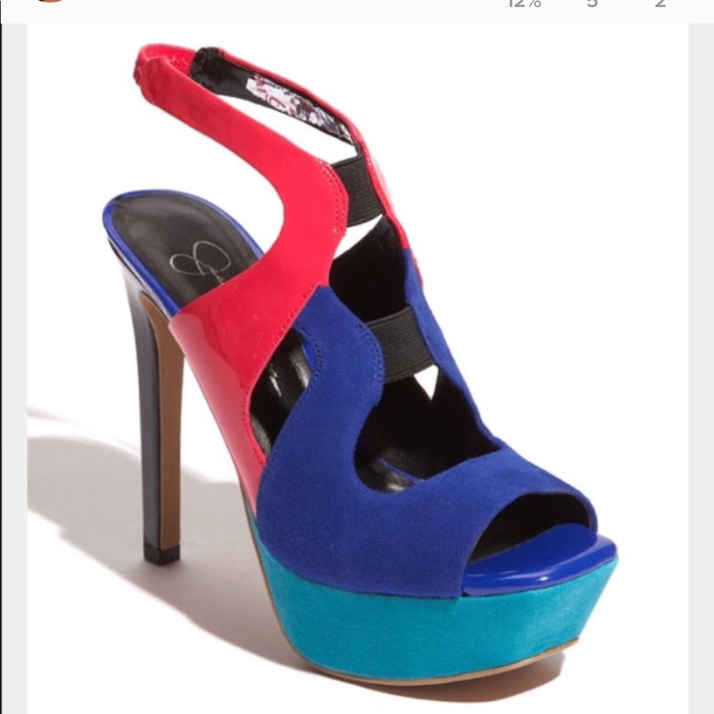 Jessica Simpson pumps